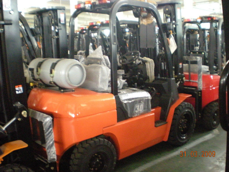 3.5T Counterbalance Fork Truck For Moving Cargo With Back Up Alarm