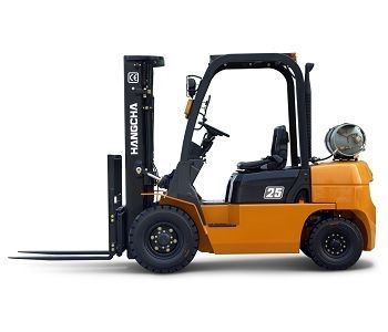 1.5T Seatable Counterbalance Nissan Engine Powered Forklift Truck 500mm Load Center